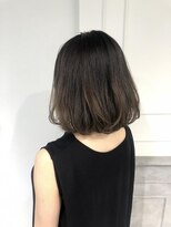 リリーオブザベイス(Lily of the Vase)&nbsp;外人風ラフボブ