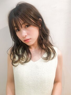 リタ(Lita) 柔らか束感 セミロング☆