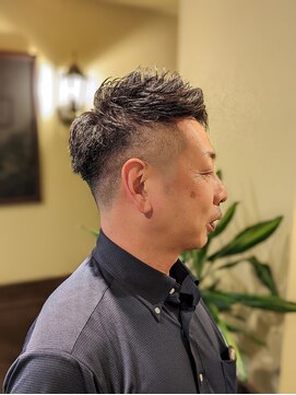 トウキョウバーバーヴァッシュ 神保町店(Tokyo Barber VASH) ツーブロックショート