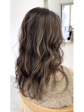 ムク(mUku) 透明感アッシュ