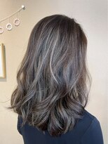 ヘアーボー ラーラ(hairbeau L'ala)&nbsp;重めセミロングスタイル