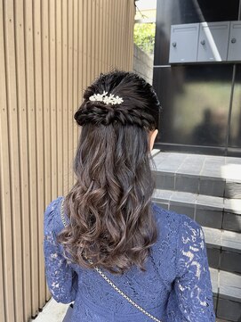 アクト(ACT) ハーフアップアレンジ、ふわふわ巻き、結婚式ヘアアレンジ