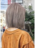 グレージュ×切りっぱなし