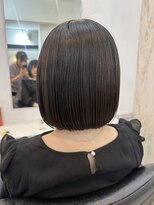 ラビス(Lovis)&nbsp;黒髪カタログ/ボブルフ/ネビージュ/小顔に見せるヘア/ワンレン