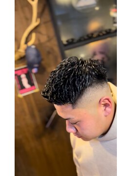 バーバー スタジオ ラフテル(Barber Studio RAFTEL) ラフクルーカット