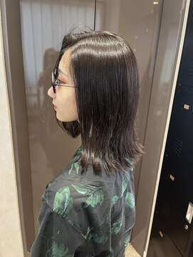 クエ(QUE) ミディアム/大人女性/セミロング