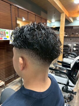 スタンドバーバー 柏(STAND BARBER) MEN’S HAIR/波巻ツイストスパイラル/フェザーパーマ/柏