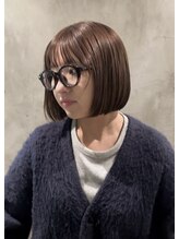 ヘルベチカ・ヘア(Helvetica hair)&nbsp;切りっぱなしボブ/タッセルボブ/ベージュカラー/グレージュ