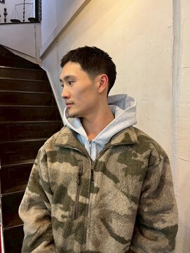 ビーバイエイトジェンツ(Bee by EIGHT GENTS) 刈り上げセンターパート/波巻きツイストスパイラル/心斎橋