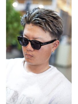 シークレットミラーズ(SECRET MIRRORS) カット+プラチナアッシュハイライト