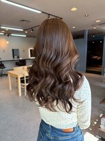 パーミルヘアーピピ(permille hair pipi) オリーブベージュ×巻き髪