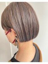 ベルフェミンキルン(Belle femin kilun) ミニボブ×白髪ぼかし