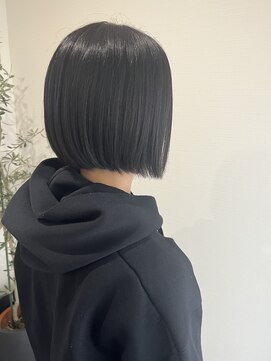 エントラスト(en+trust) 艶ボブ