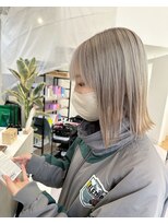 リコット 浦和美園(Liecot)&nbsp;【Fumiya】ホワイトブロンド風ベージュ×ぷつっと外ハネボブ