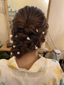 ヘア ミーツ ドレス プレローマ(HAIR meets dress pleroma) 流れる編みおろし