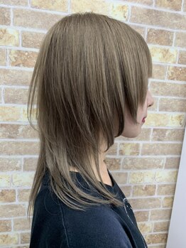 ウラヌス バイ ギャラクシー(URANUS by GALAXY)の写真/王道ロングから個性派ショートまで◎技術力に差が出るショートカットは経験豊富なギャラクシーにお任せ！