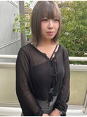 アッシュベージュカラー×外はねボブ