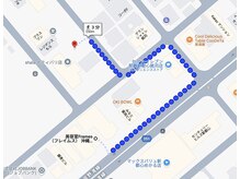 フレイムス 那覇新都心店(Frames)の雰囲気（専用駐車場のご案内。美容室フレイムスの看板が目印！！）