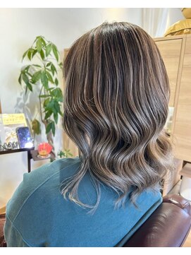 ヘアデザインフルーヴ(hair design fleuve) デザインカラー