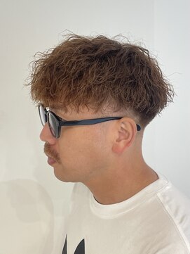 ニアウ 伊勢崎連取店(Niau) ツイストスパイラルパーマ縦落ちパーマメンズマッシュフェード