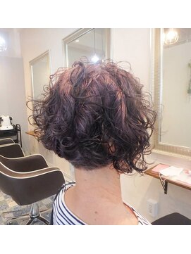 ホリデイズ(Holidays) 前下がり×スパイラルパーマ