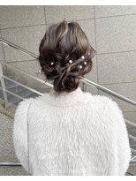 フロクシノーシナイヒリパイリフィケーション(Floccinaucinihilipilification)&nbsp;ゆるダウンシニヨン