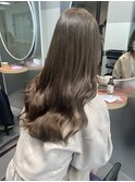 オリーブグレージュ