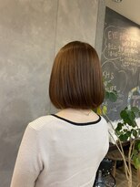 ブロッサム 東中野店 20代30代大人可愛い艶感グレージュ切りっぱなしショートボブ