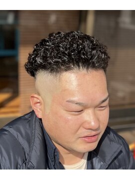 ピシャッとニ代目銀二郎 カーリーパーマ
