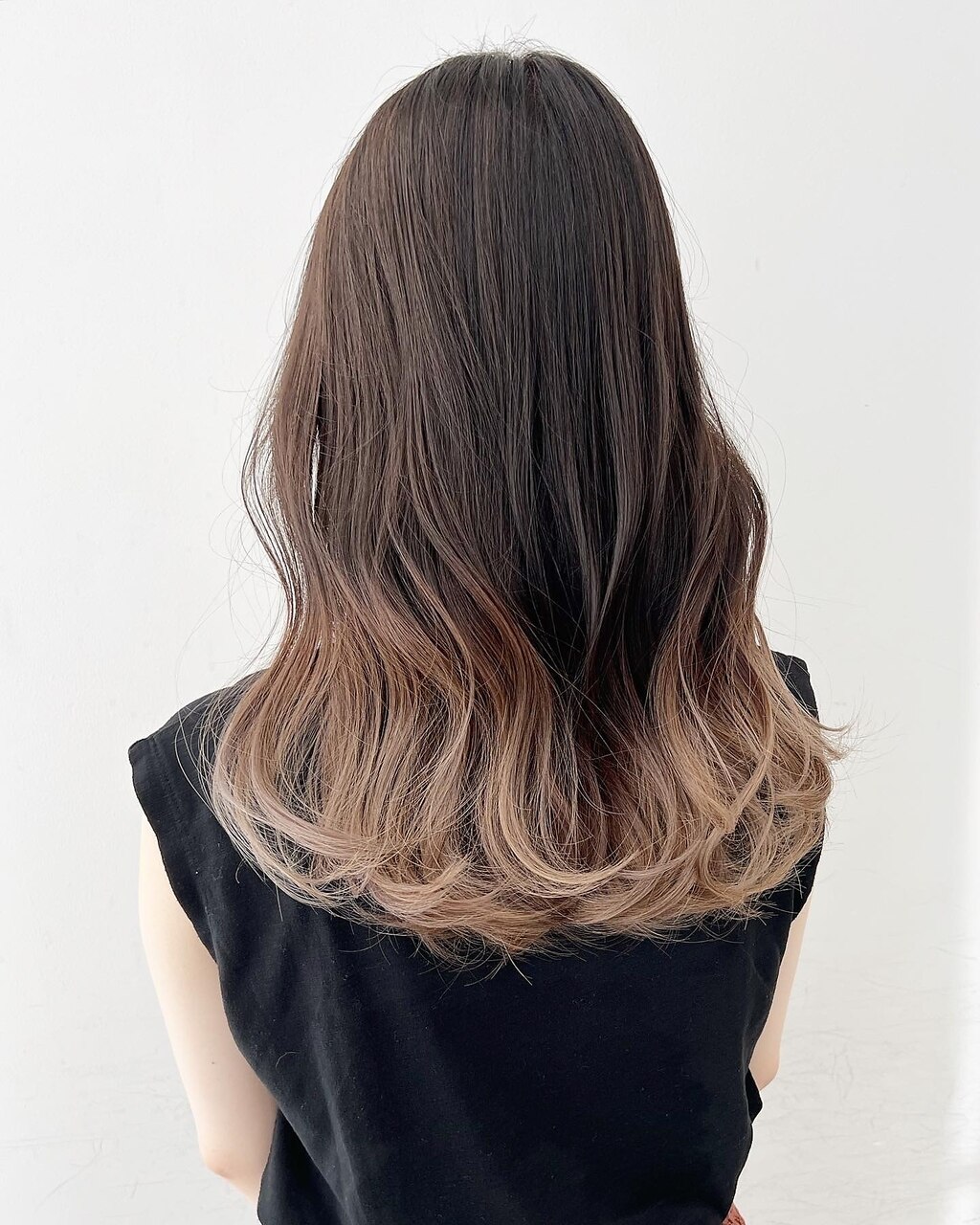 2026年夏】ミルクティーベージュ グラデーションの髪型・ヘアアレンジ