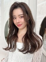 アフロート ディル(AFLOAT D'L)&nbsp;20代に人気！顔周りの後れ毛がかわいいシャギーレイヤーロング