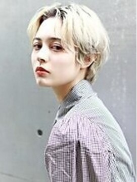 オーバーヘアー 川西店(over hair) ホワイトベージュ×ショート