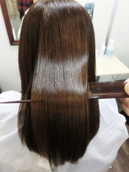 美容室 愛の写真/自然な仕上がりで、天使のサラツヤ髪が実現！！毛先までしなやかな手触りの艶やかストレートに。