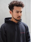スーツ短髪ツーブロック束感モテる黒髪シークレットパーマ流行