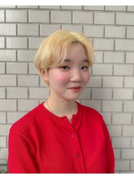 タス(tas) 夏の先取りハイトーンのハンサムショート