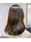 透け感があるブラウンベージュ