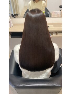 ワンコンセプト(ONE CONCEPT) 弱酸性ストレートとカラーで艶髪ロングへ