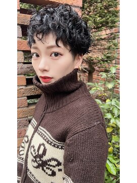 ミモザワークス(Mimosa Works) ミヤザキスタイル　20代30代40代 黒髪刈り上げハンサ ムショート