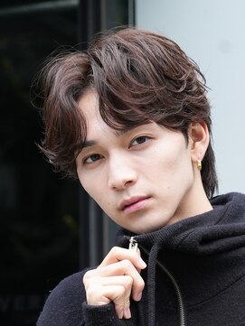 バイフィフス 原宿/表参道(by fifth) 原宿フェザーパーマメンズカットセンターパート刈り上げなし