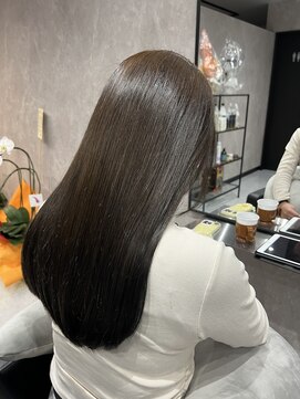 リル(RiLU) ツヤ感オリーブカラー