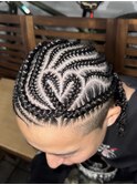遊び心満載！ハートデザインのコーンロウ