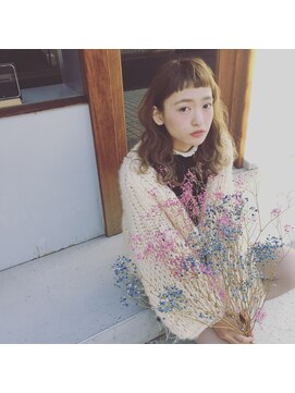 リノ(Lino) シルキーベージュ×ハイマッシュバング