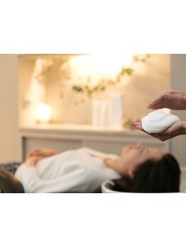 ゆったりと寛げる空間のシャンプーブースで至福のひとときを…☆お手頃価格で髪も心も癒されるヘッドスパ♪