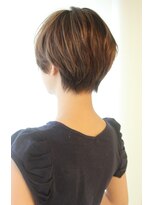 レウナ 外苑前(Reuna)&nbsp;大人可愛いショートヘア ショートボブ 黒髪アッシュ