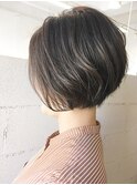 ショートボブ