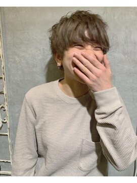 アティック ヘアーデザインアンドリラクゼーション(attic hair design&relaxation) グレーベージュ