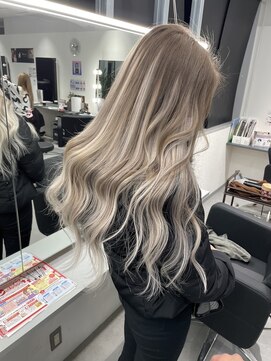 キング 枚方店(K!ng) 【枚方、高槻】ホワイトバレイヤージュ