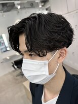 フィフス 天神大名(fifth)&nbsp;センターパートスパイラルパーマフェードメンズマッシュパーマ