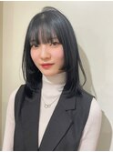 顔周りレイヤー　ブルーブラック　ワイドバング　美髪　前髪あり