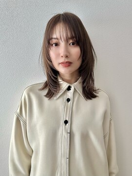 エアー 青山(AIR) 顔まわりレイヤー透明感グレージュ